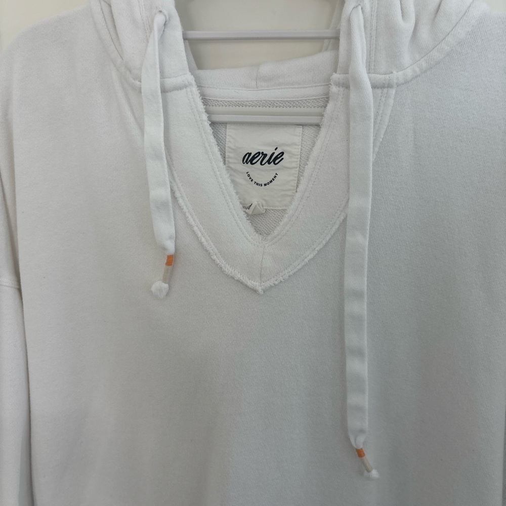 Aerie White V-Neck Hoodie Sweatshirt - Picture 5 of 7
